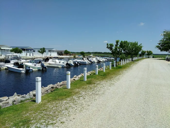 Bay Breeze Village Picture 5