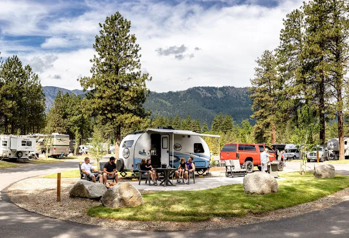 Leavenworth / Pine Village KOA Holiday Picture 1