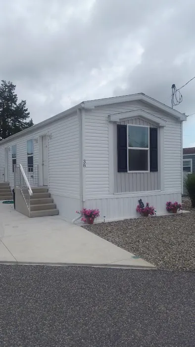 Shore Acres Mobile Home Park Picture 3
