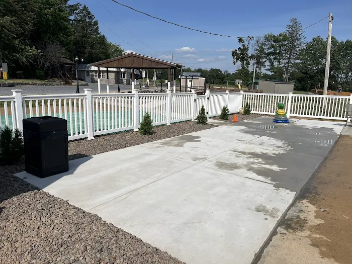 Dutch Valley RV Park Picture 4