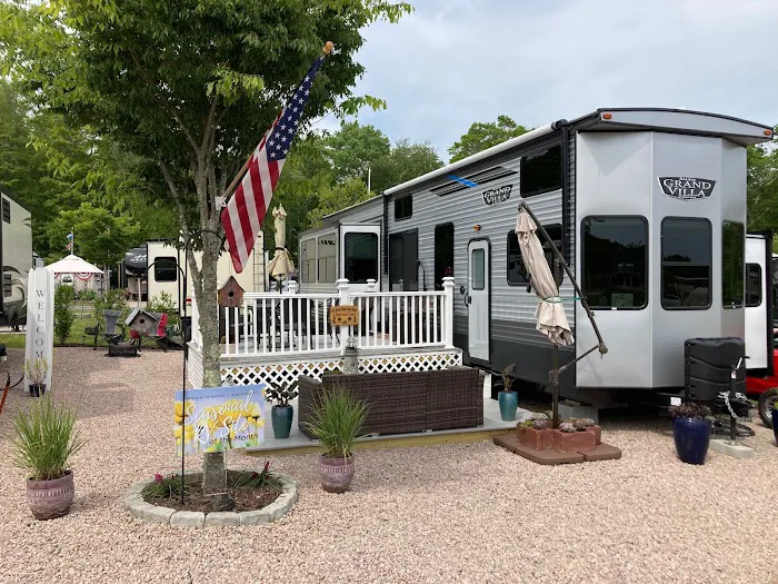 Ashaway RV Resort Picture 6