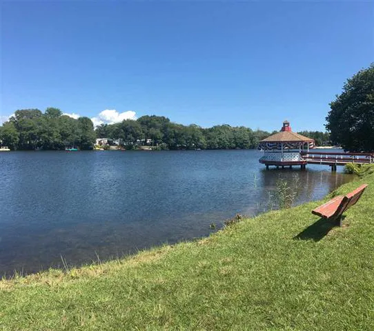 Garden Lake Park & Sales Picture 4