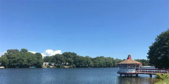 Garden Lake Park & Sales Picture 5