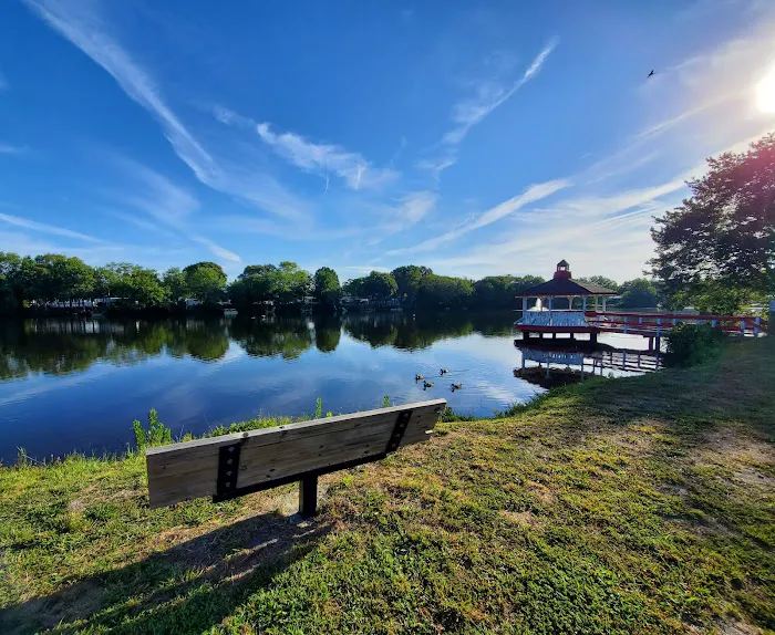 Garden Lake Park & Sales Picture 6