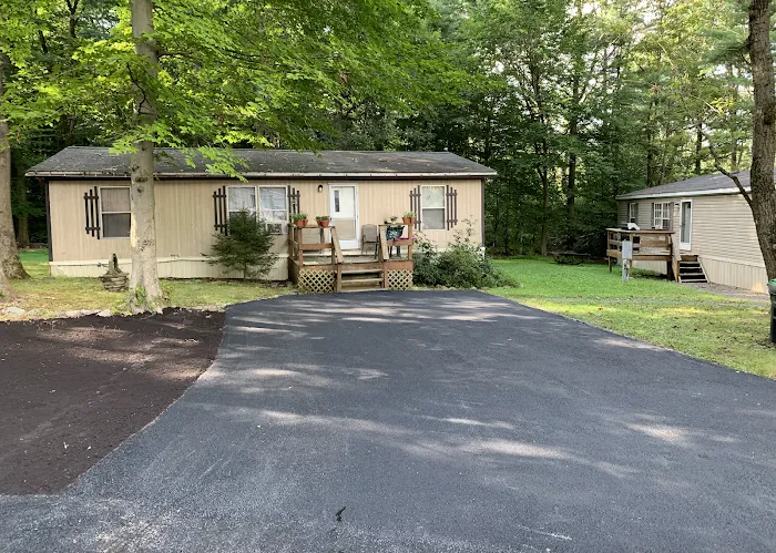 Estates at Hamilton Hills Picture 4
