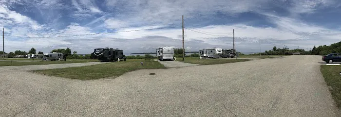 Carr Point Recreation RV Park - US MILITARY INSTALLATION Picture 10