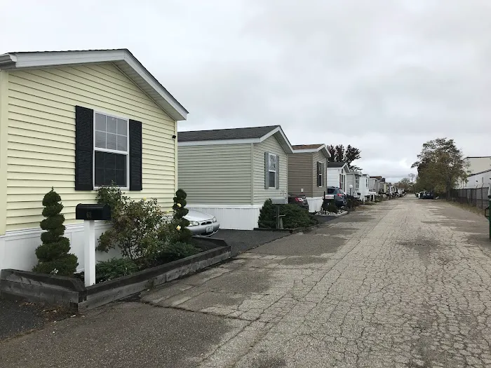 Gansett Mobile Home Park Picture 7