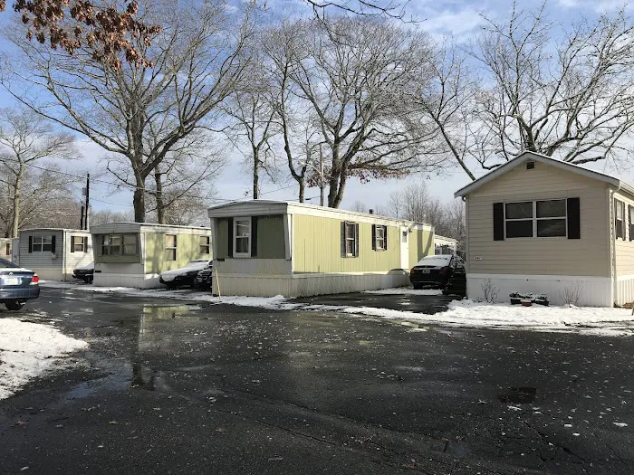 Forest Park Manufactured Home Community Picture 1