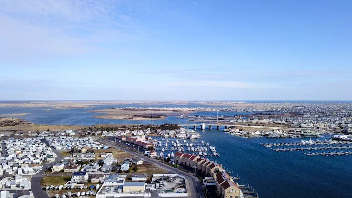 Shawcrest Community and Marina Picture 1