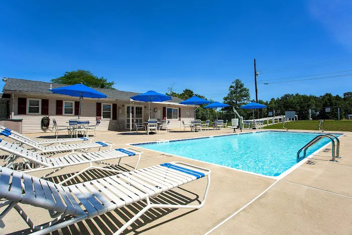 Pinewood Estates Manufactured Home Community Picture 1