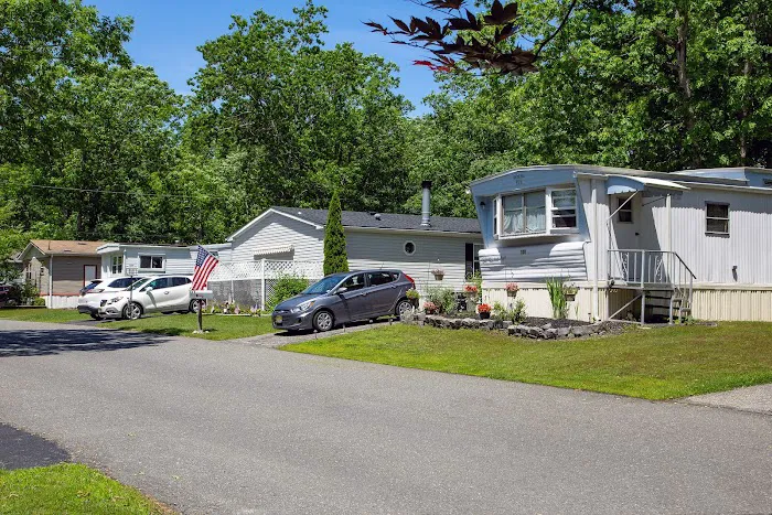 Pinewood Estates Manufactured Home Community Picture 7