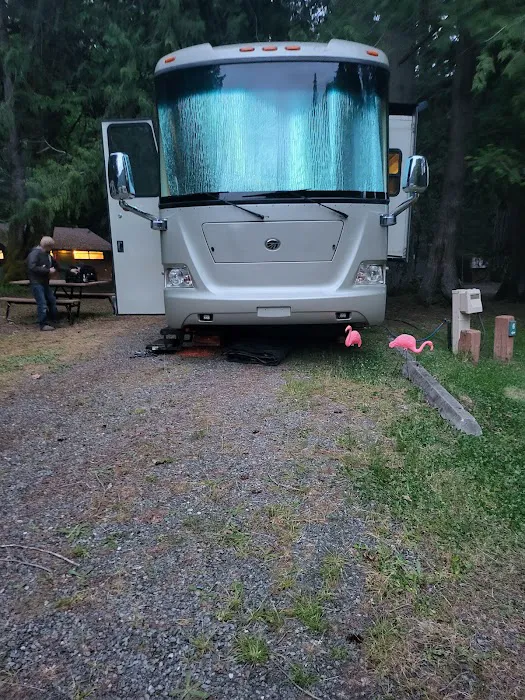 Log Cabin Resort-Campground Picture 8