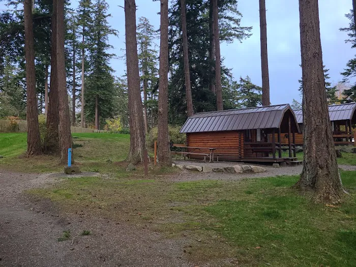 Cabins Picture 9