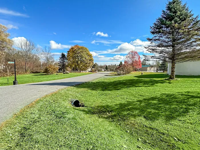 Hyspot Mobile Home Park Picture 3