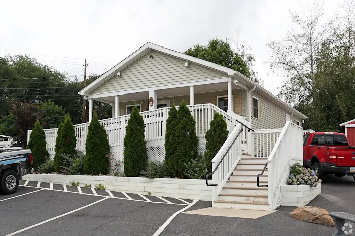 Maple Manor Picture 2