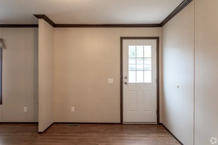 Maple Manor Picture 4