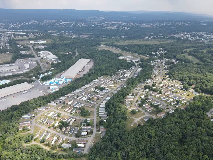 Maple Manor Picture 8