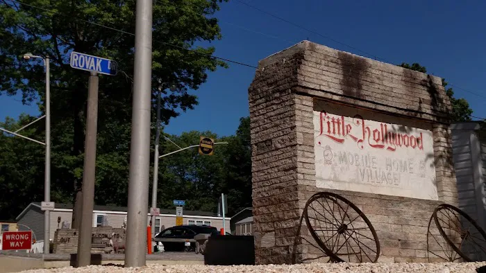 Little Hollywood Mobile Home Village Picture 1