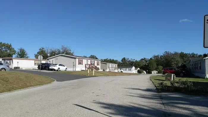 Castle Hill Mobile Home Park Picture 4