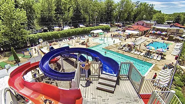 Splash Magic RV Resort by Rjourney Picture 6