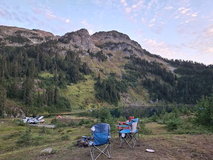 Twin Lakes Campgrounds Picture 10