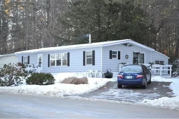 Barrington Estates Mobile Home Park Picture 8
