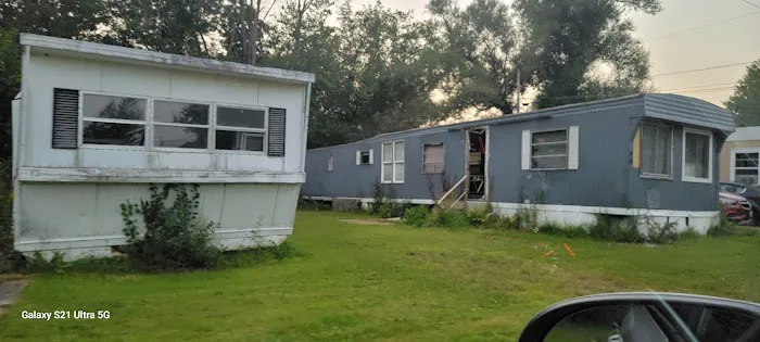 Blue Spruce Senior Mobile Home Park Picture 3