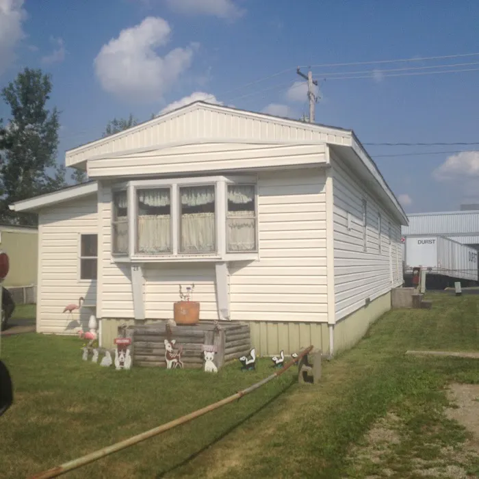 Blue Spruce Senior Mobile Home Park Picture 8