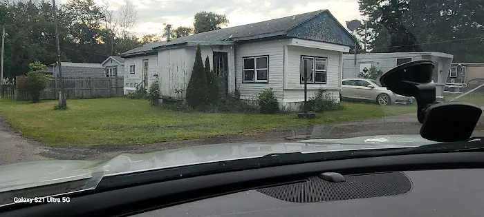 Blue Spruce Senior Mobile Home Park Picture 9