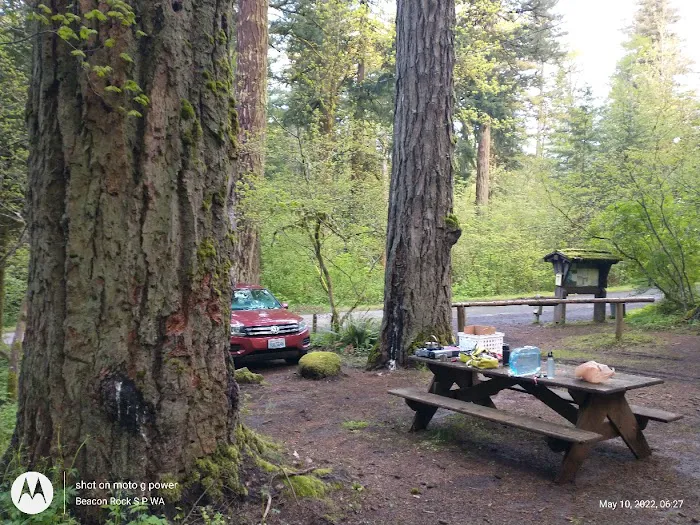 Beacon Rock Campground Picture 9
