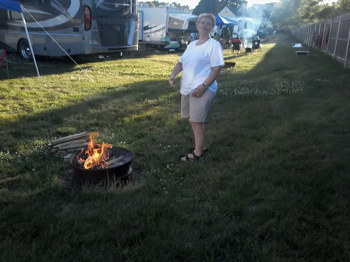 Duval's RV Park Picture 14