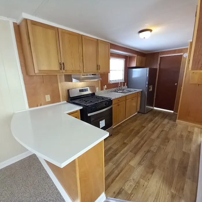 Thompson Manor Picture 6