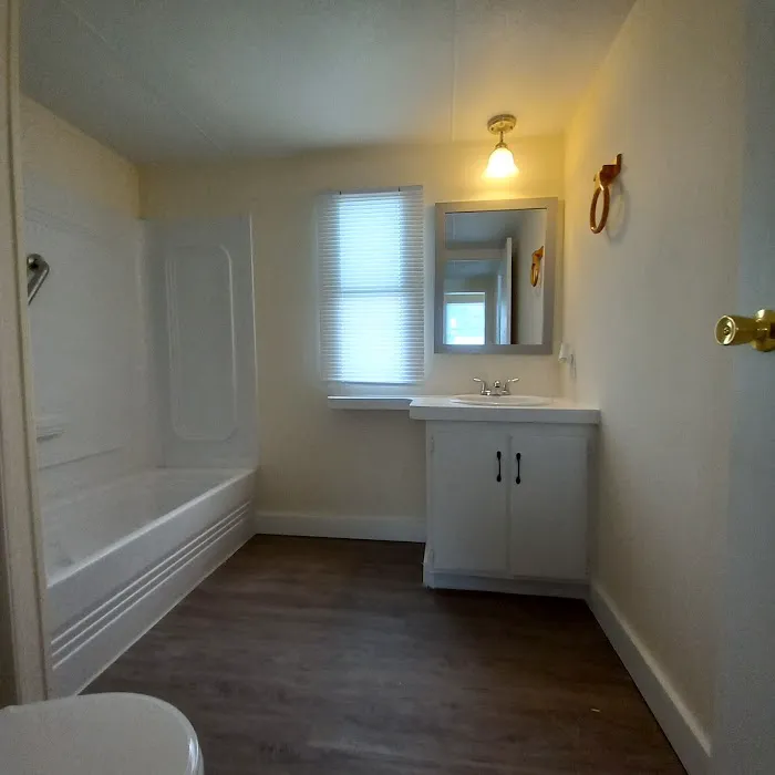 Thompson Manor Picture 8