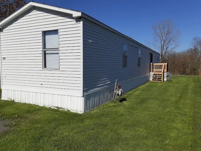 Thompson Manor Picture 7