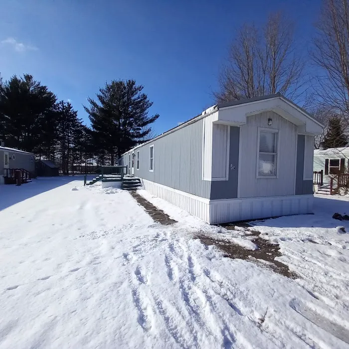 Thompson Manor Picture 3