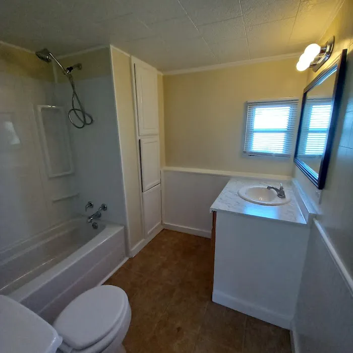 Thompson Manor Picture 4