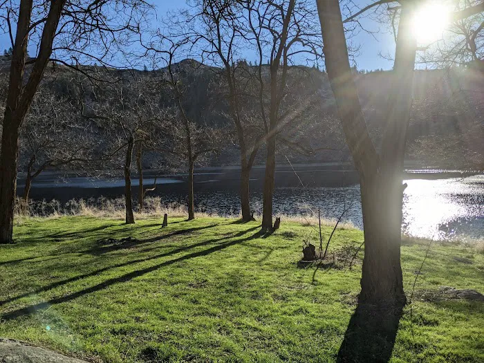 Thompson Manor Picture 11