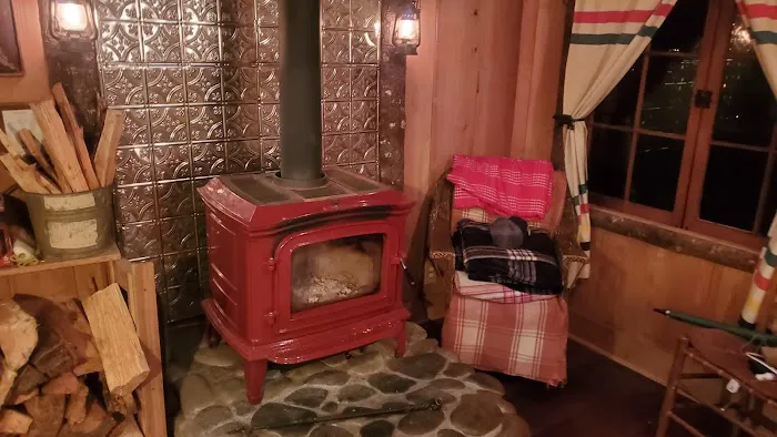 Cedarwood Cabin Picture 4