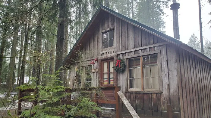 Cedarwood Cabin Picture 8