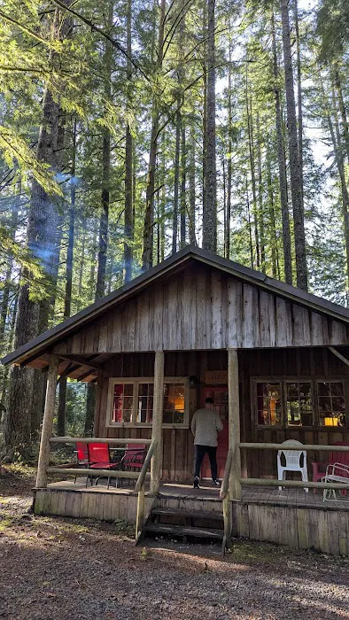Cedarwood Cabin Picture 9