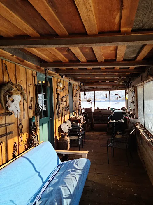 Granary Cabin - Justesen Ranch Picture 4