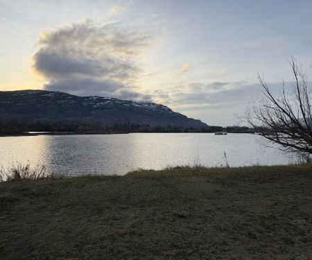 Osoyoos Lake Veteran’s Memorial Park.