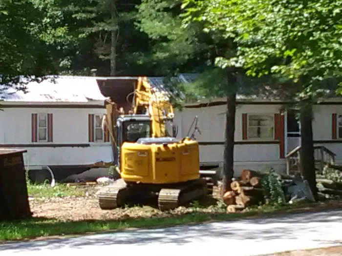 Interlakes Mobile Home Park Picture 2