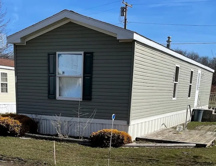 Crestwood Mobile Home Park Picture 4