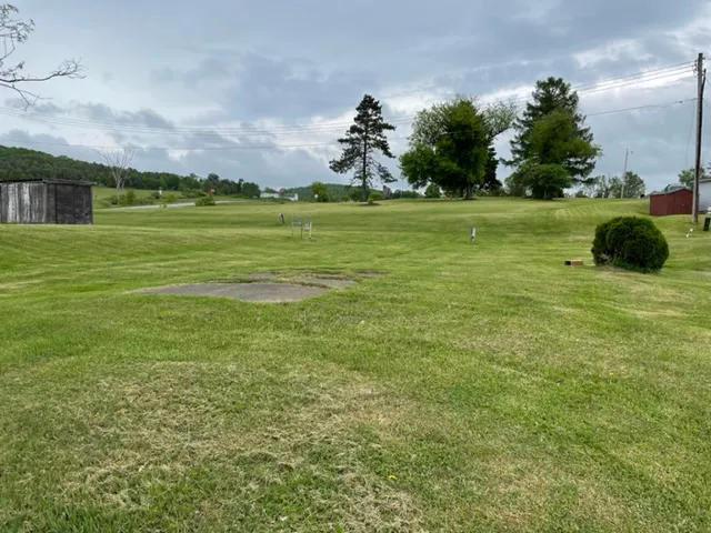 Crestwood Mobile Home Park Picture 7