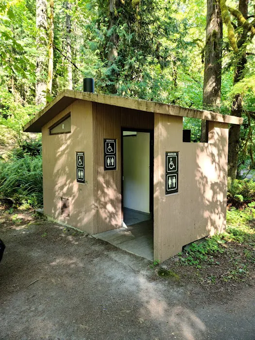 Roaring River Campground Picture 3