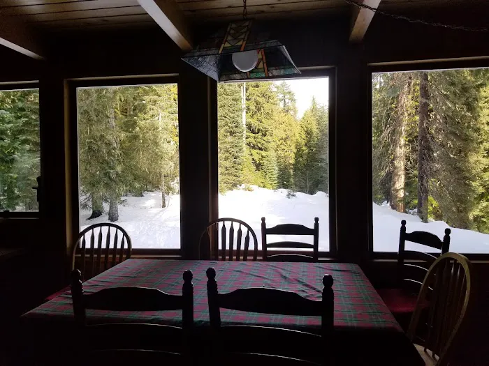 Trillium Lake Basin Cabin Picture 6
