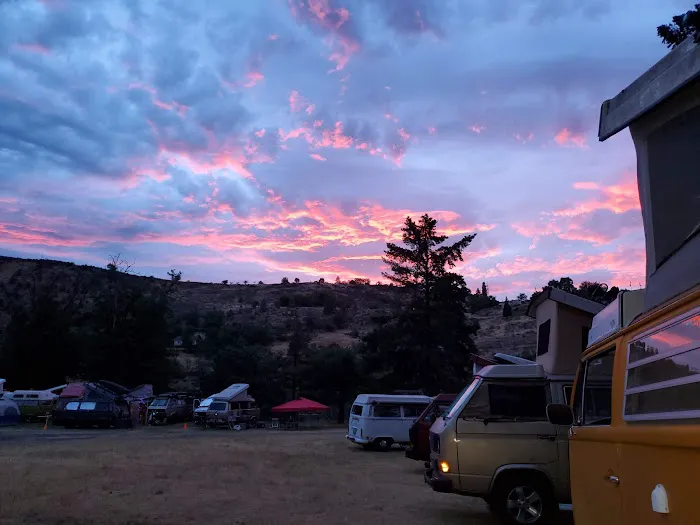 Oasis Riverview campground Picture 6