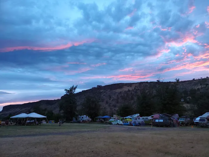 Oasis Riverview campground Picture 9