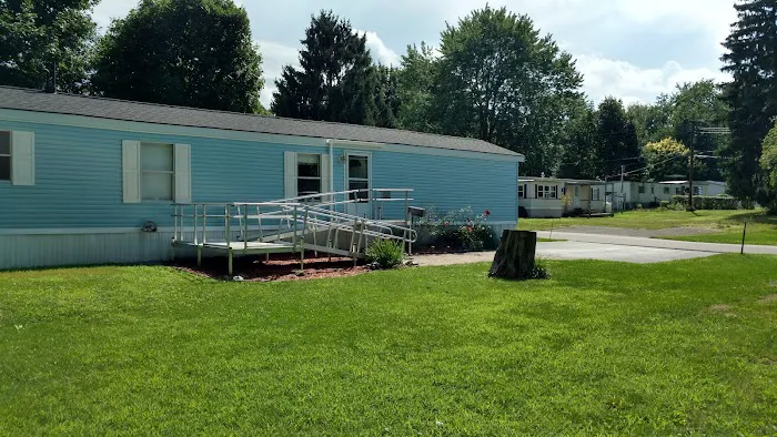 East Avenue - Forest Lawn MHC Picture 4